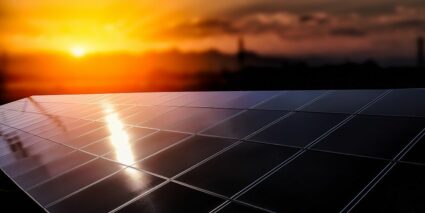 ‘Wanneer de oorlog in Oekraïne eindigt kan de solarsector zich vermoedelijk snel herstellen’